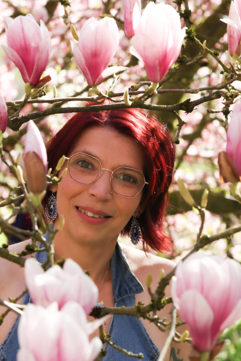 Portrait Outdoor Shooting mit Magnolien
